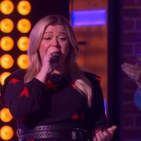 VIDEO: Kelly Clarkson Covers 'Close' on THE KELLY CLARKSON SHOW Video