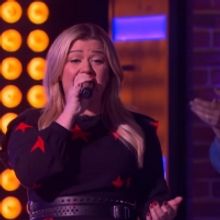 VIDEO: Kelly Clarkson Covers 'Close' on THE KELLY CLARKSON SHOW
