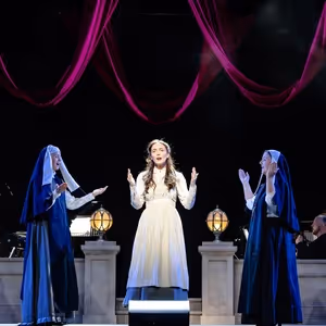 Review: ROSIE, Adelphi Theatre