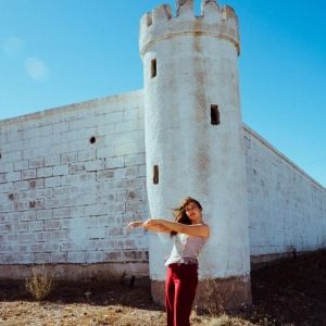 Video: Jess Williamson Shares 'Topanga Two Step' Video