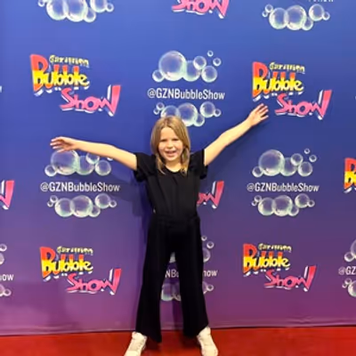 Video: The Kid Critics Are Flying High at GAZILLION BUBBLE SHOW