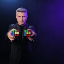 Asi Wind's INCREDIBLY HUMAN to Play Final Performance in January