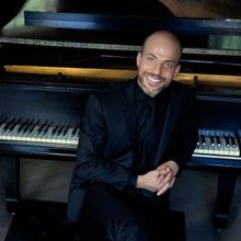 Orion Weiss Unveils 2023/2024 Season Featuring Performances with MTT, Recitals with A