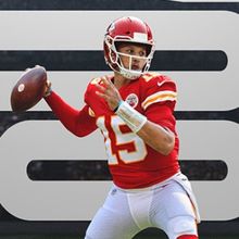 Video: Netflix Debuts QUARTERBACK Trailer Ahead of July Debut