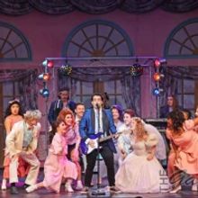 Review: THE WEDDING SINGER Brings the 80s Back To Life At The Gateway