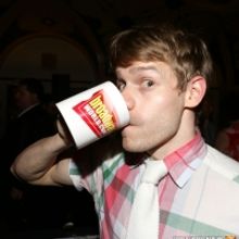 Wake Up With BWW 6/15: DRAMA DESK Winners, #KeepSharingTheMic, and More!