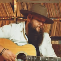 VIDEO: Larry Fleet Shares Live Performance Video of Unreleased Track 'Having a Girl'