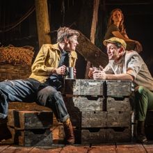 THE CURIOUS CASE OF BENJAMIN BUTTON Extends Run