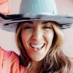 Lorena Leigh Rings In Holiday Cheer With 'Angels We Have Heard On High'