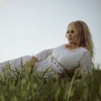 Hailey Whitters Releases Official Video for 'Heartland'