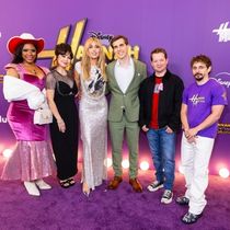 Photos: Miley Cyrus Reunites with HANNAH MONTANA Stars at Premiere Event