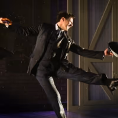 SINGIN' IN THE RAIN at Olney Theatre Center is Toe Tapping Terrific!