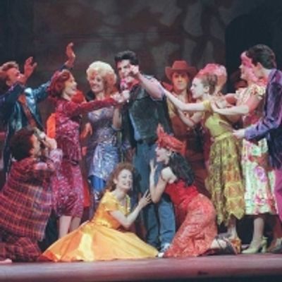 UN D&Iacute;A COMO HOY: GREASE se estrenaba en Madrid