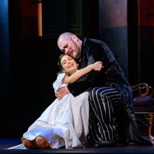 Review: With Great Music But Little Jesting, RIGOLETTO Returns to the Met