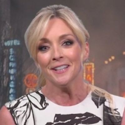 Interview: Jane Krakowski Teases Her SCHMIGADOON! Season 2 Role; Honoring CHICAGO and COMPANY