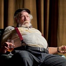 Review: PLAYER KINGS, Noël Coward Theatre