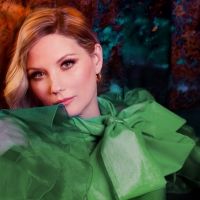 BWW Review: Jennifer Nettles BROADWAY UNDER THE MISTLETOE at Town Hall by Guest…