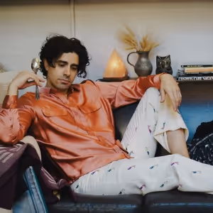 OKLAHOMA! Star Damon Daunno Releases Debut Single 'Time Machine'