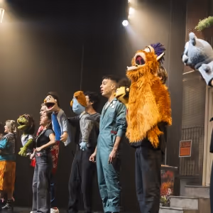 PHOTOS: No te pierdas las fotos de escena de AVENUE Q
