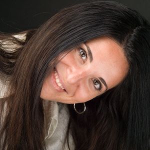 Eleanna Fin Joins US – a Dance Theatre Piece About Human Rights and Identity