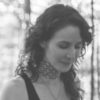 Holland Belle Releases New Single 'What's Best For You'