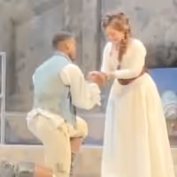VIDEO: Surprise Marriage Proposal Follows Performance of San Francisco Opera's TOSCA