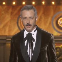 Video: Jeremy Strong Accepts Tony Award For AN ENEMY OF THE PEOPLE