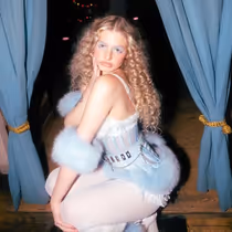 RAEGAN Releases New Single ‘CRYING IS A GIRL'S BEST FRIEND’