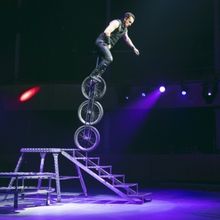 CIRCUS VAZQUEZ Returns With New Production