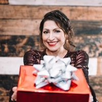 Monica Ortiz Releases A Warm Holiday EP