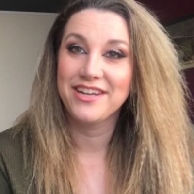 Living Room Concerts: Natalie Weiss Sings DEAR EVAN HANSEN