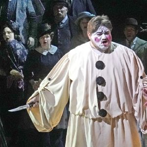 Review: CAVALLERIA RUSTICANA / PAGLIACCI at Lyric