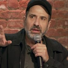 The Den Theatre Announces Comedian Dave Attell On The Heath Mainstage