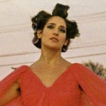 VIDEO: Lola Kirke Releases Music Video for 'Pink Sky'