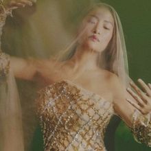 Chloe Flower Sets New Christmas Album 'She Composed: The Holidays'; Listen to the Fir