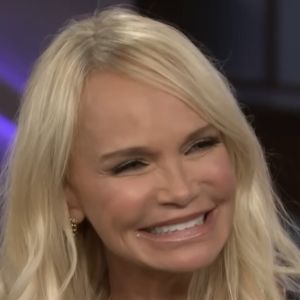 Video: Kristin Chenoweth Shares Ariana Grande's Question After WICKED Premiere