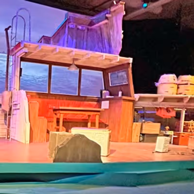 Review: THE SHARK IS BROKEN at The Warwick Theatre