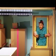 BWW Review: BURGERZ at EMERSON PARAMOUNT CENTER JACKIE LIEBERGOTT BLACK BOX is a Capt