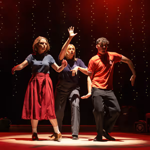 DO I LOVE YOU? by John Godber to be Presented at Smock Alley Theatre