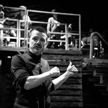 PHOTOS: Coque Malla protagoniza el estreno de LA ÓPERA DE LOS 3 CENTAVOS