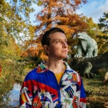 MAN WITH A GUITAR PLAYS STORY SONGS Comes to Banshee Labyrinth in Edinburgh Throughou