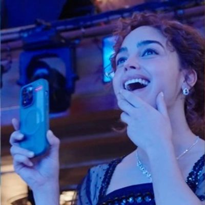 Video: TITANIQUE Cast Gets Into Costume; Sees Broadway Set