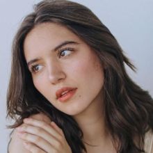 vivi rincon Releases 'angela' & Announces Debut EP 'crash landing'