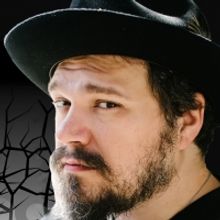 Writer/Performer Justin Sayre Horror-ibly Camps in RAVENSWOOD MANOR