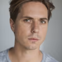 INBETWEENERS' Joe Thomas Comes to Theatre Royal in WHAT'S IN A NAME?