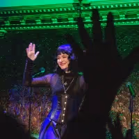 Review: If These Hands Could Talk… And They Do In The BROADWAY SIGNS! TWILIGHT ZONE…