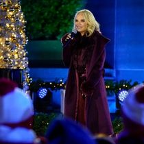 Photos: Kristin Chenoweth & More in NBC's CHRISTMAS IN ROCKEFELLER CENTER
