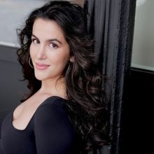 Ava Paris Locknar to Present TALL GIRL SINGING at Birdland Theater