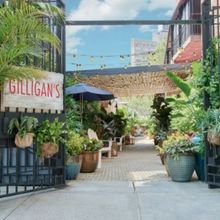 Review: GILLIGAN'S in SoHo-The Beachy Bar and Restaurant Delights