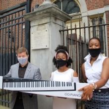 Jacobs Music Company Donates Keyboard To Settlement Music School Students